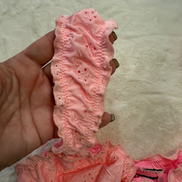 New Frankies Bikinis Colby Eyelet Shine Bikini Top Pink 31044 - Picture 9 of 12